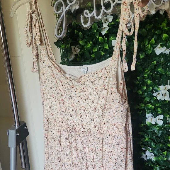 Madewell Floral Maxi Dress in Cream and Brown - Picture 2 of 3